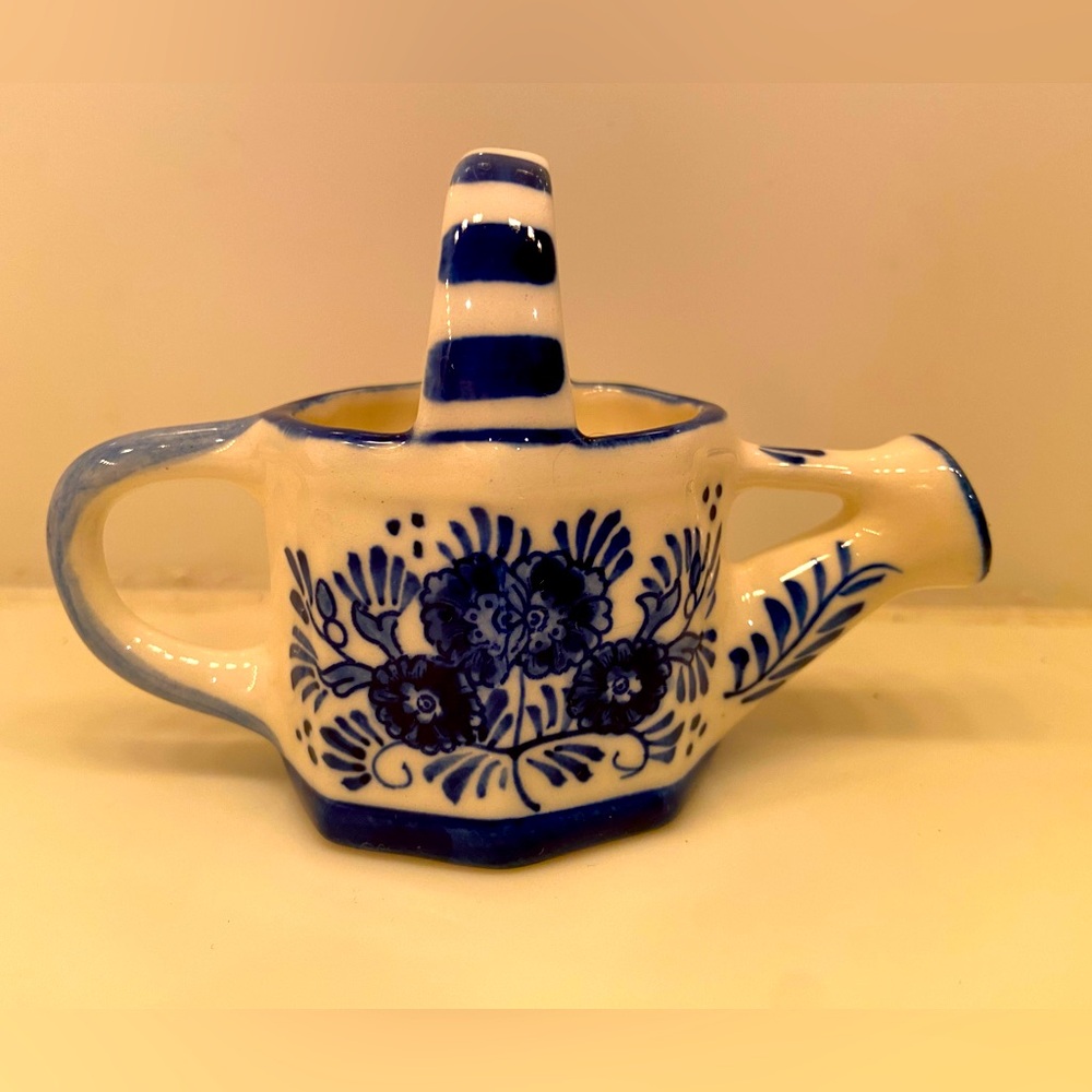 Delft Blue Hand painted Miniature watering Can 054029 Collectible